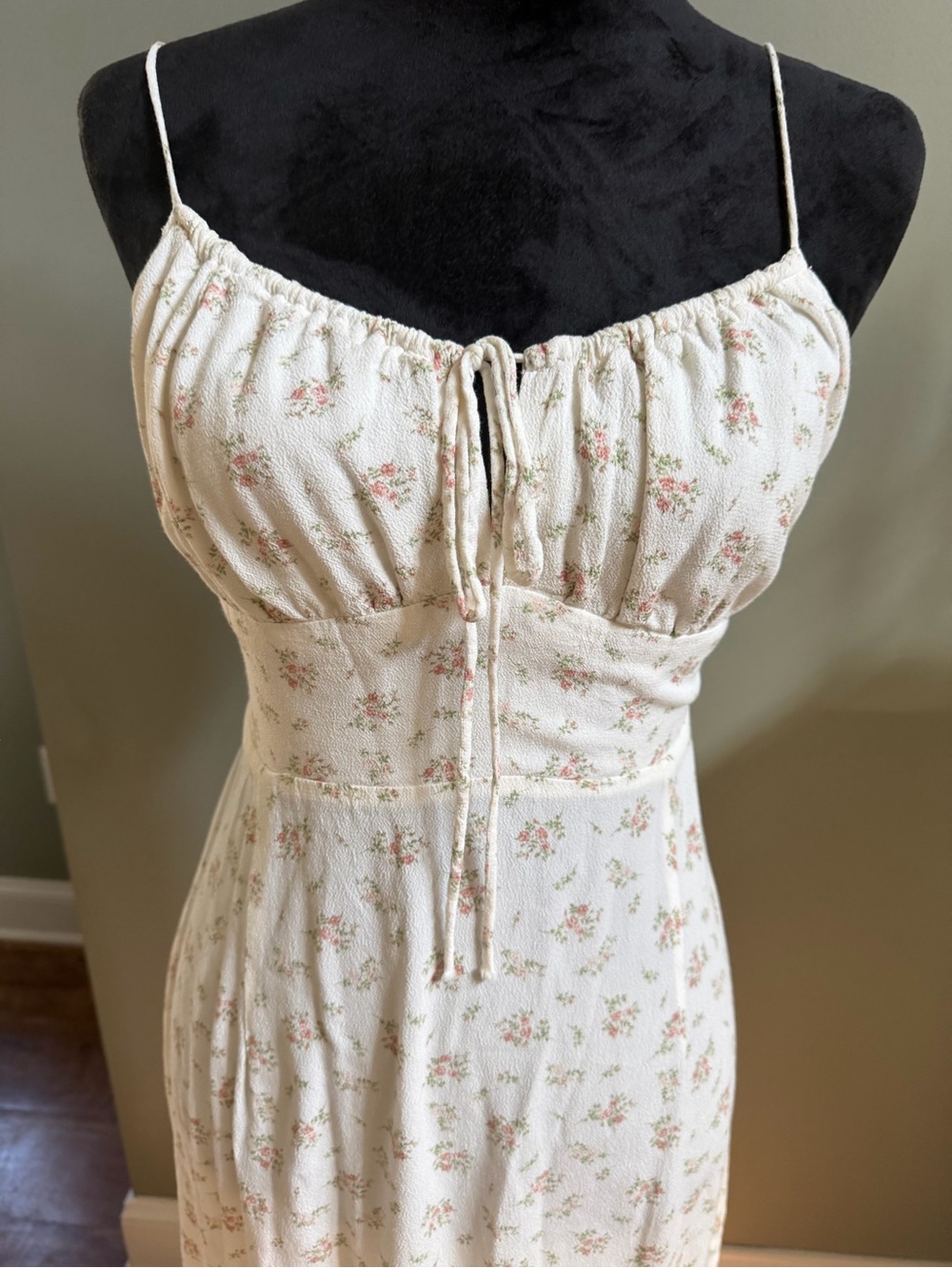 Coquette Midi Dress - Picture 2 of 4